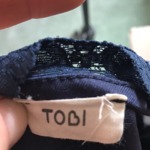 Asymmetrical off shoulder dress - Picture 5 of 6